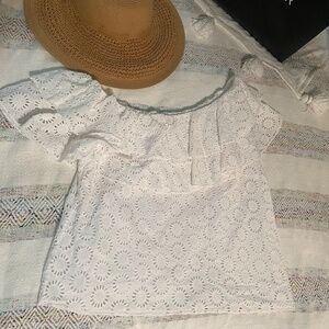 Lilly Pulitzer Asymmetrical off shoulders top.